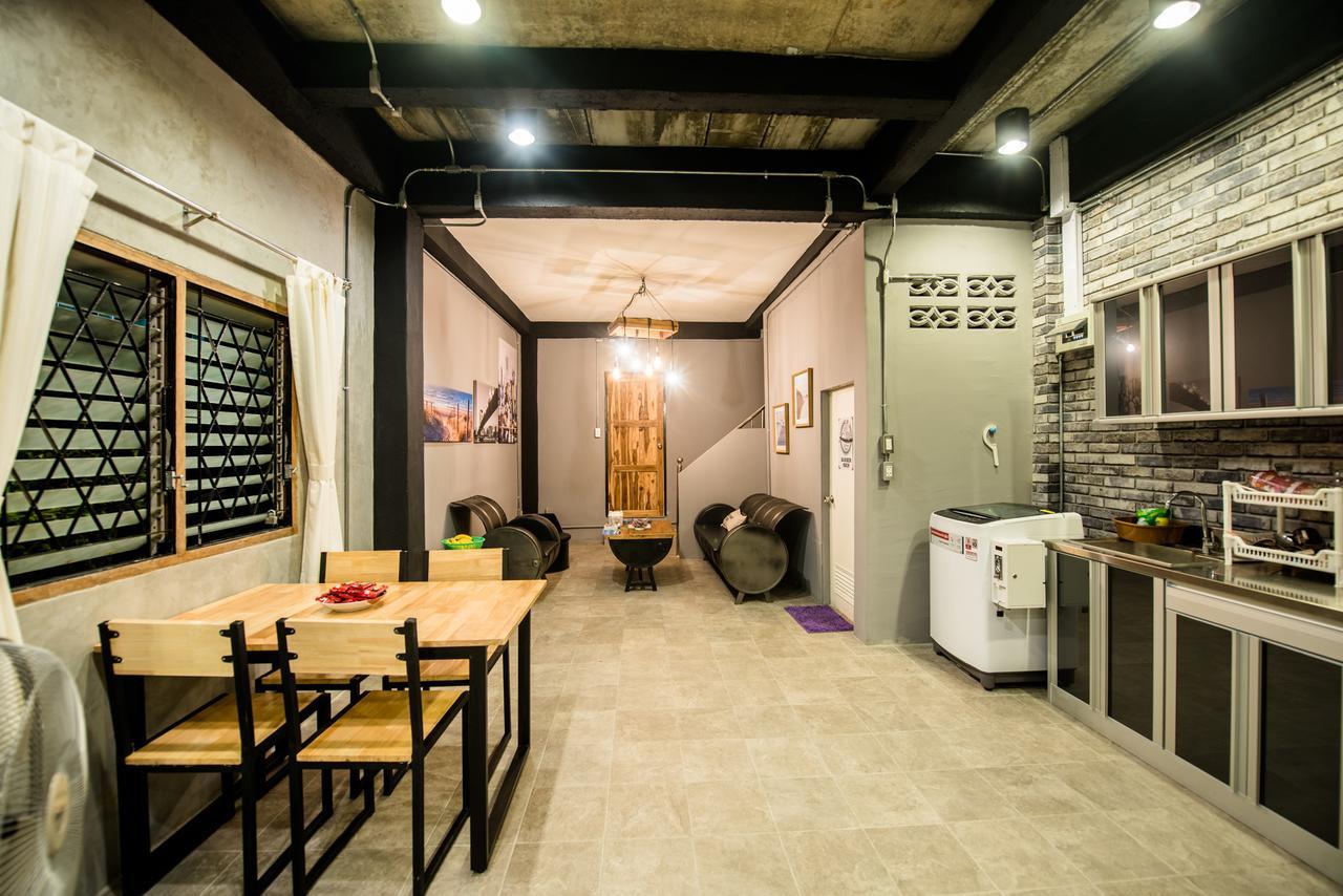 Buathai Loft Hostel Hua Hin (Adults Only) Exterior photo