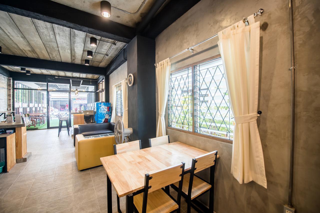 Buathai Loft Hostel Hua Hin (Adults Only) Exterior photo